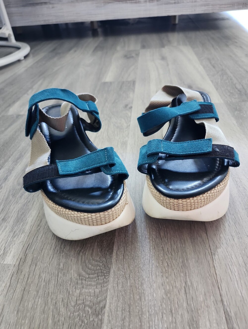 L'INTERVALLE Teal Strap Platform Sandals with Woven Neutral Midsole